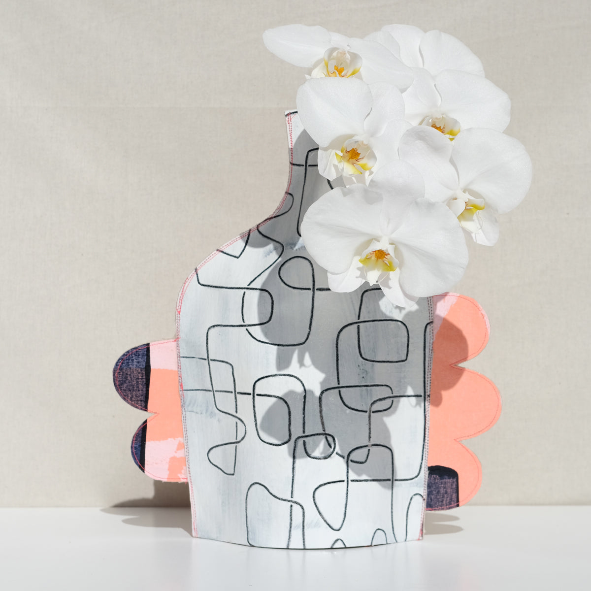 Larry | Art Vase - Tiff Manuell